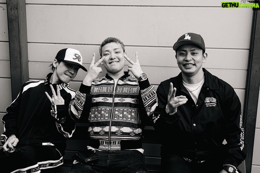 Fuma no KTR - 3.6K Likes - わがまま聞いてくれる事務所
優しくておもろいマネージャー兼DJ
カッコよくて楽しい友達
いい写真撮ってくれるカメラマン
ホンマにわしって恵まれてますねん
みなさんありがとうございます
photo by @kohkikanai