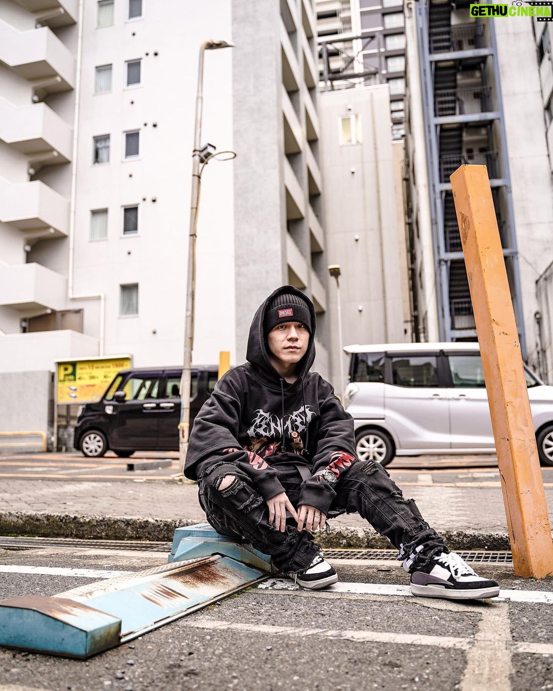 Fuma no KTR - 3.2K Likes - FENNEL様からバチイカしフーディいただきました✌️
@fennel_official_
しば君カッコよく撮ってくれてありがとうございます🥰
📸 @photo.shiba