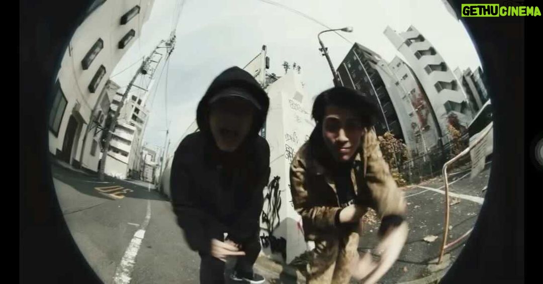 Fuma no KTR - 3K Likes - Shake Body‐Fuma no KTR×SKRYU×WAZGOGG
MVリリースされました🙌
Rap @fuma_no_ktr & @ksk40
Beats&Scratch @wata820
videodirector @naoto.ifuji
Dance @k.shougo.228
skate @guilty1964