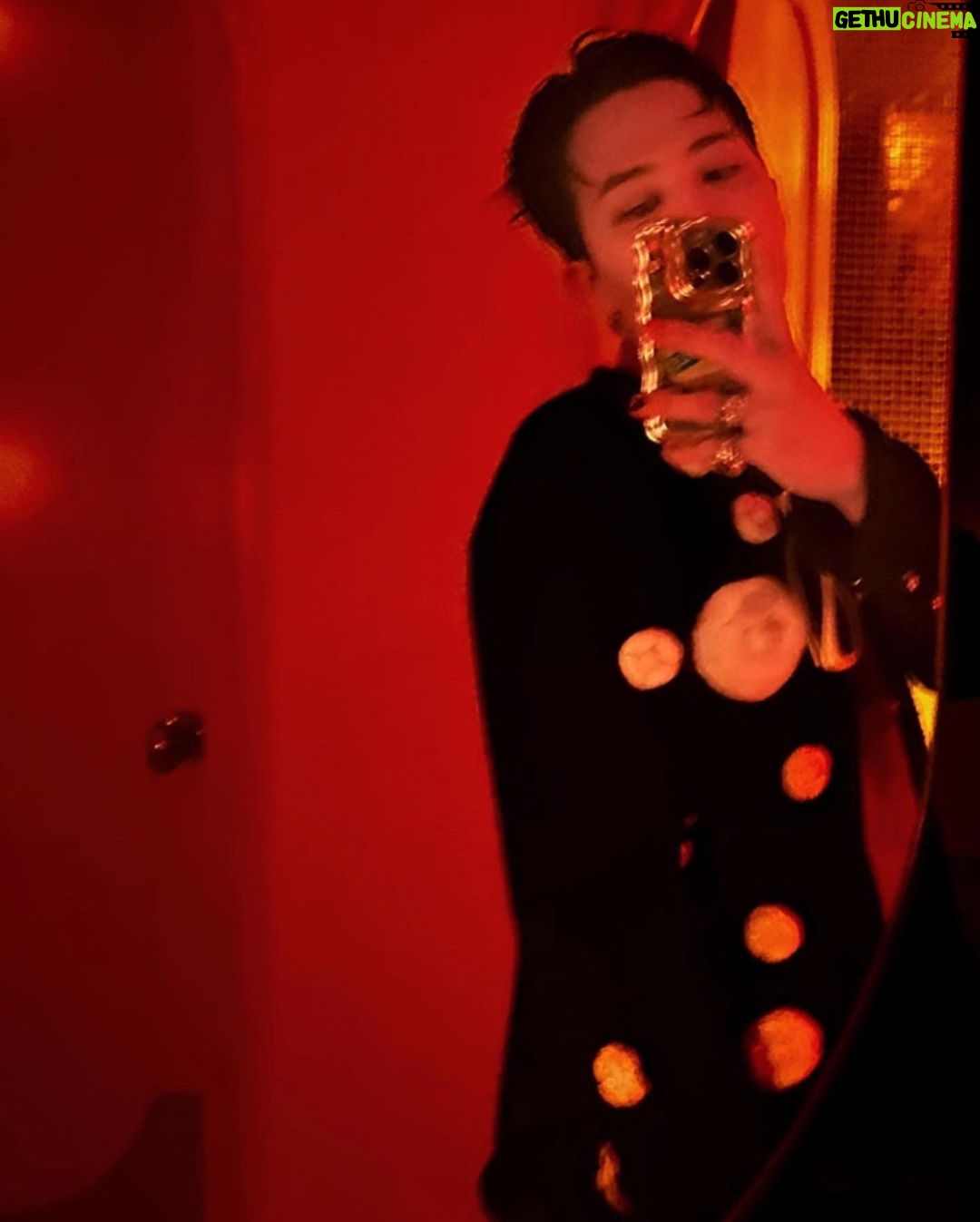 G-Dragon Instagram - #AD @chanelofficial #Chanelcruiseshow