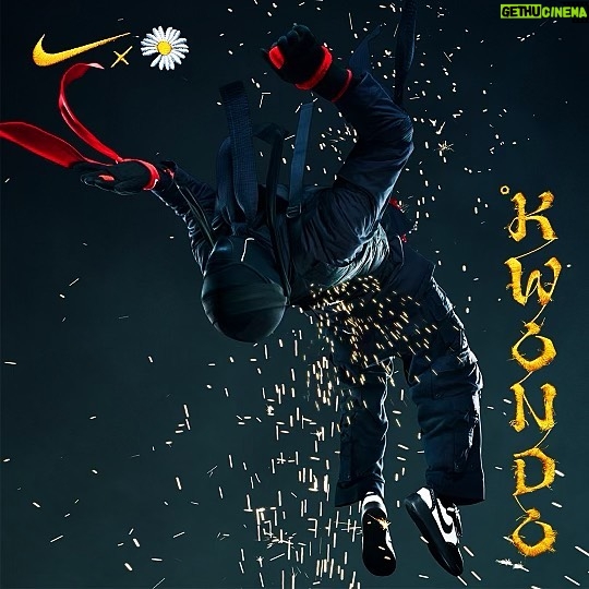 G-Dragon Instagram - PEACEMINUSONE x NIKE : KIIIONDO(陰/陽) #AD @peaceminusonedotcom @nike @danielsannwald @kiiiondo @nikesportswear @nikeseoul #Kwondo #權道