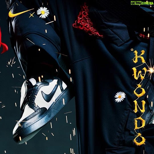 G-Dragon Instagram - PEACEMINUSONE x NIKE : KIIIONDO(陰/陽) #AD @peaceminusonedotcom @nike @danielsannwald @kiiiondo @nikesportswear @nikeseoul #Kwondo #權道