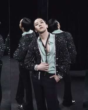 G-Dragon Instagram - #AD @harpersbazaarkorea @chanelofficial