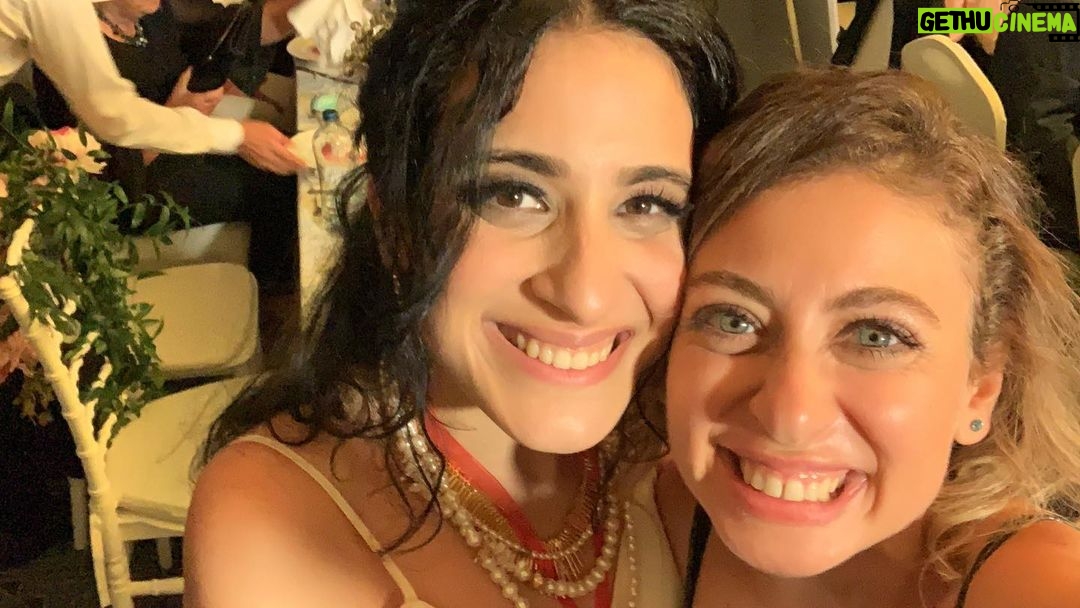 Gözde Şencan - 3.6K Likes - Canımmmm kardeşimmmm oda arkadaşımmm cok sevdiğimmmm gelin oldu ❤️❤️❤️ #ezgiahmedevleniyor 😭🧡🧡