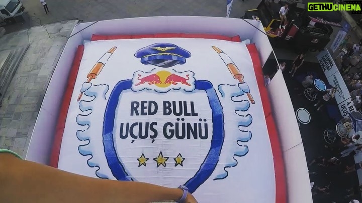 Gözde Şencan Instagram - #34 keep calm daha yolun yarısına gelmedim 🤸♀️🦀 #mutluyıllarbana