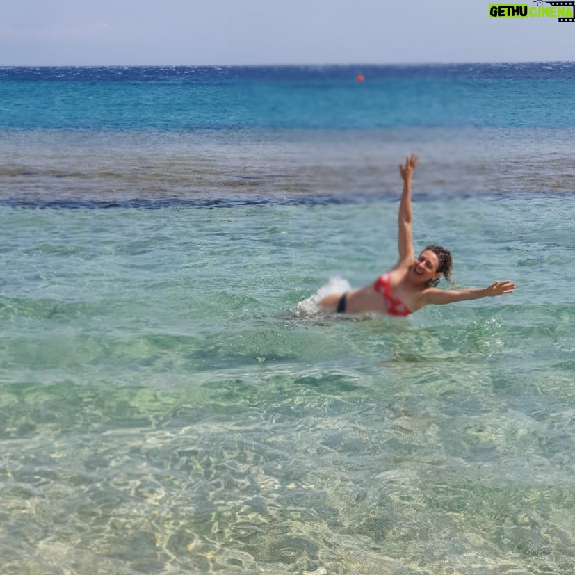 Gözde Şencan - 2.7K Likes - #endlesssummer 🌊 @begumctaskin 🧡