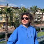 Gözde Şencan Instagram - Balkoning 😊/ 😎 📷 @esy.nt 🌸