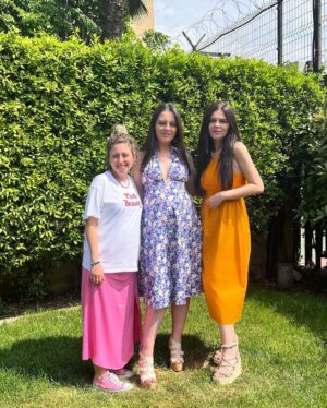 Gözde Şencan Instagram - Asena #babyshower 🥳🥳🥳 Alara #doğumgünü 🎉🎉🎉 veee son fotoğraf - 😊☀️ - 5.ay / 8.ay 👊🏻👊🏻👊🏻 💗💗💗💗💗💗💗💗💗💗