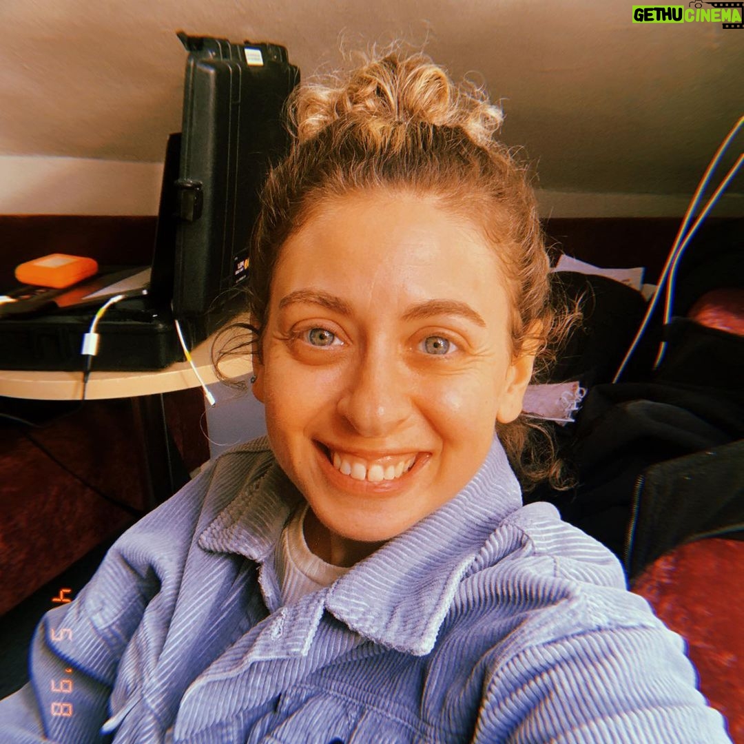 Gözde Şencan - 3.8K Likes - #selfietime 🙋🏼♀️