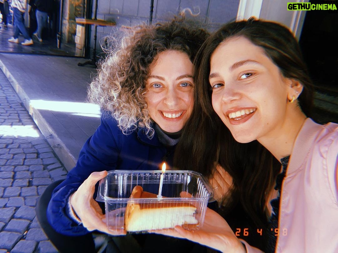 Gözde Şencan - 5.2K Likes - Günü geçmiş bi doğumgünü 🎂🌸💗