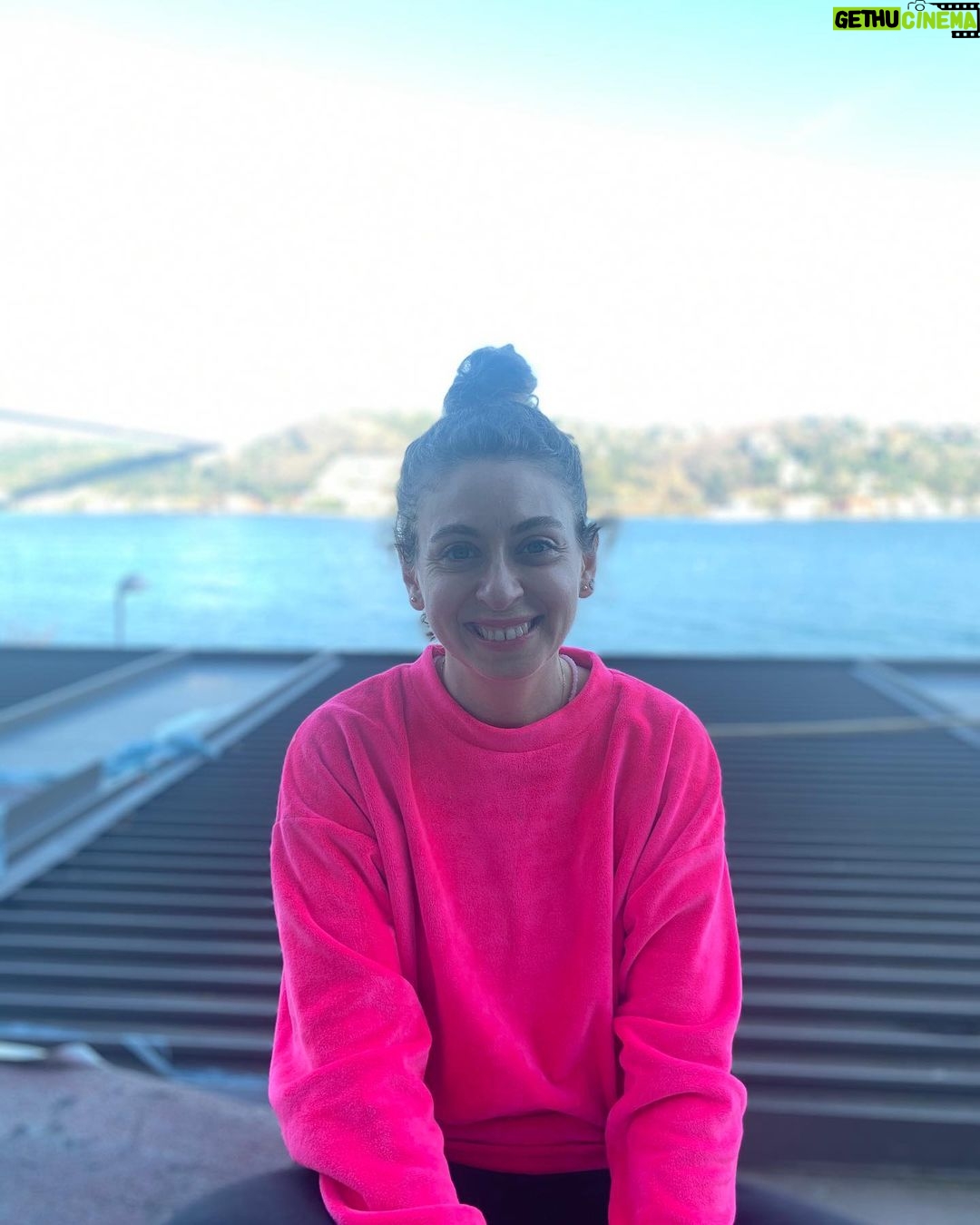 Gözde Şencan - 3.6K Likes - 💗