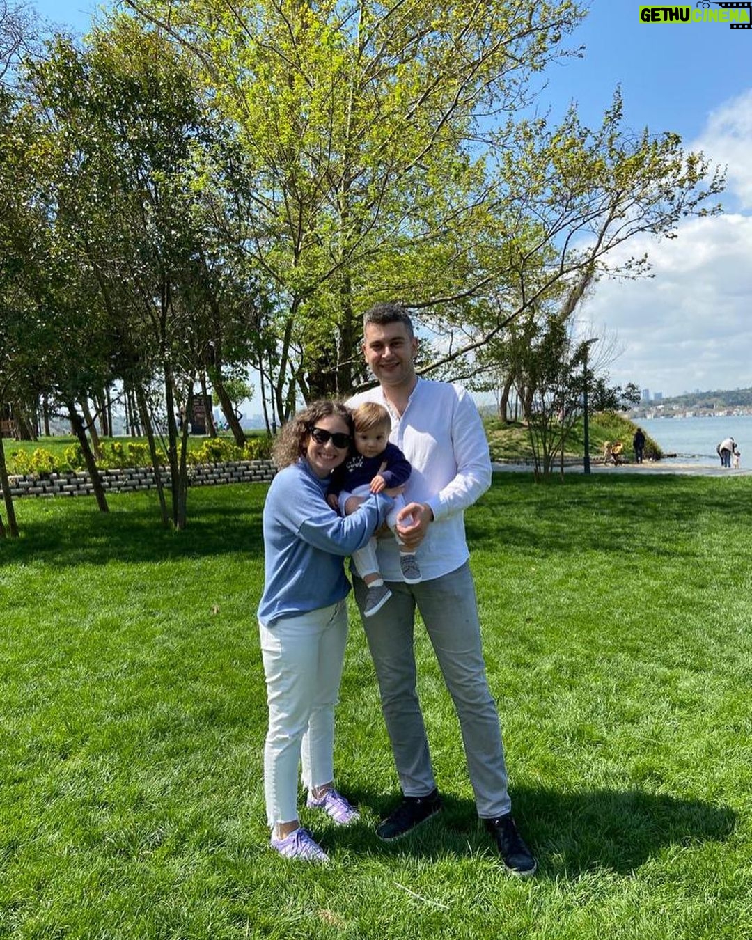 Gözde Şencan Instagram - Kimi fotoğraflar akışta , kimileri hikayede 🌼🌼🌸🌸