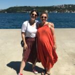 Gözde Şencan Instagram - Aiyyy ne kadar da güzel bi gün 🧡 @merveyldz @m.leventcimen Sakıp Sabancı Müzesi