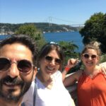 Gözde Şencan Instagram - Aiyyy ne kadar da güzel bi gün 🧡 @merveyldz @m.leventcimen Sakıp Sabancı Müzesi