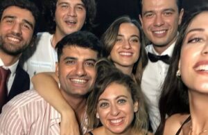 Gözde Şencan Instagram - Canım ekibim 😊 canım arkadaşlarım 🌸🌸🌸 benim için de yolun sonu 🍀🍀🍀 Herşey için öncelikle Yılmaz hocama sonra tüm arkadaşlarıma ekibe herkese çok teşekkür ederim 😊🌼 çok şey öğrendim 😊 yeni sezonda kalbim sizinle 💗