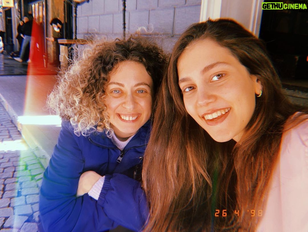 Gözde Şencan - 5.2K Likes - Günü geçmiş bi doğumgünü 🎂🌸💗