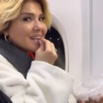 Gülben Ergen Instagram – Yapay zeka ve ben
Çekirdek çitleye çitleye ✈️ 
Ankara’ya vardık 🌻