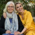 Gülben Ergen Instagram – Ülkemi🇹🇷
Cumhuriyetimi🇹🇷
Tek Başöğretmenimi🇹🇷
Eğitimin değerini ve önemini annemden öğrendim.

İyi ki #annem değerlerimi bana böyle derin ve sağlam temellerle öğretti.

Okulda ve yaşamda merhametle elimizden tutan tüm öğretmenlerimizin ellerinden öperim.

#24kasımöğretmenlergünükutluolsun 🇹🇷