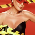 Gülben Ergen Instagram – Yarın yeni klip gelsin mi? 
♥️