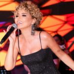 Gülben Ergen Instagram – Siz hep gülümseyen Gülben’i sevdiniz… 
Babamda ismimle yapıştırmış yüzüme gülmeyi…
Bi gülmüşüm
Bi ağlamışım
Hepimiz gibi… 

Sonra yıllar boyu hayatıma yön veren Sezen Aksu şarkıları okumuşum. 

🌟Ben seni ömürlük sevdim 
🌟Yani
🌟Küt Küt
🌟Yasa
🌟Sandık Lekesi
🌟Arka Sokaklar 
🌟Mış Gibi
🌟İnsanlık Hali
🌟Yansın Bakalım
🌟İnfilak
🌟Bu Benim Hikayem

ve şiir…

Üstüme biçilen elbise
Adıma seçilmiş hayat
İyiliğim için buyrulmuş
Çivili bir taht

#sezenaksu ❤️
#sezenaksusözleri ♾️