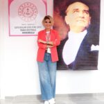 Gülben Ergen Instagram - 49.Anaokulumuz’u Hatay’da açtık. Hüzün, gurur,sevinç,umut hepsini birlikte yaşadık. Üniversiteye hazırlanan büyük oğlum Atlas’ın yanımdaki varlığının bana yaşattığı gurur… Can parçası Taha’mızın hüzünlü ailesine bir nebze mutluluk verebilmenin buruk telaşı. Hatay’da devam eden #İskenderun ve #Samandağ inşaatlarımızın sorumluluğu. Hatay Valimiz @hatayvaliligi Mustafa Masatlı🇹🇷 #Kırıkhan Belediye Başkanımız @ayhanyavuz_bld 🇹🇷 @kirikhanbelediyesi Hatay Belediye Başkanımız 🇹🇷@lutfusavas Can kızımız, haberin gerçeği @fullyaozturk Gururumuz dünya rekoru sahibi sporcumuz @sahikaercumen Hatay bizim şahsi meselemiz diyen tüm yol arkadaşlarım♥️ İyi ki varsınız