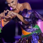 Gülben Ergen Instagram – Hayatımın videosu diyebilirim… 
@cocuklargulsundiye ailesi hazırlamış. 

O kadar etkilendim ki… 

En sevdiğim Michael Jackson şarkısı #healtheworld şarkısını yapay zeka teknolojisi ile benim sesimden yapmışlar. 

Yıllarımı verdiğim derneğimiz, ülkemin canım çocukları ve olağanüstü görüntülerle bana verilebilecek en değerli #doğumgünü hediyesi oldu 🫶 
Teşekkür ederim 🙏🏻