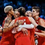 Gülben Ergen Instagram - Cumhuriyetimizin 100. yılında🙌🇹🇷🙌 Başarı sen ne büyük cevapsın 🏆 🇹🇷🏆 Tüm ülkeyi sevince boğan Atatürk’ün çalışkan kızları hepinizle gurur duyuyoruz🇹🇷 İyi ki varsınız iyi ki! #türkiyem🇹🇷 #voleybol #volleyball @fileninsultanlarivb @ebrarkarakurt18 @zehragns18 @handebaladin @ilkinaydn @simgeakoz @tvforgtr @salihasahin6 @gizemorge @abreusmelisavargas