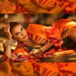 Gülben Ergen Instagram – Yaz bitmeden serimiz🧡
🌅Fotoğraf @nihatodabasiofficial
🎇Kimono @sirenertanistanbul
🌅Makyaj @busraazararsiz
🎇Aksesuar @bashaques @bayemeyc
🌅Mekan @albeonbutikalacati