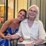 Gülben Ergen Instagram – Dün konser öncesi ve sonrası biz💙

Yepyeni yaşımın ilk konserine annemin duaları, ekibimin güler yüzü, ve seyircimin muhteşem enerjisiyle girdim🩵

Akşama konser fotoğrafları geliyor💙
#iyipazarlar Şerefe Alaçatı