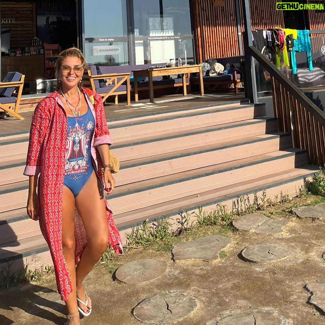 Gülben Ergen - 68.4K Likes - Zevkli, yürekli, dost, kabiliyetli, özel, deli, iyi eş, iyi baba, iyi arkadaş, aşırı iyi müzisyen, söz, müzik, dans, spor
Huzurlarınızda @mustafasandal24
Mustafa Sandal candır, gerisi heyecan ✌🏼