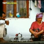 Gülben Ergen Instagram – Gülben sahneden inmiş… 

Üstündeki allı pullu ne varsa çıkartmış, sadece beden değişmiş, ruh, yaralar ve hisler birebir aynı…

Gülben’i  illüzyonlardan uzak, başka bir bedende seslenişini dinleyin…