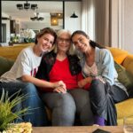Gülben Ergen Instagram – Annemin kıymetlisi
Benim yirmi yıllık dostum
@derikotuna 
İyi ki varsın🩵🤍