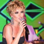 Gülben Ergen Instagram – Siz hep gülümseyen Gülben’i sevdiniz… 
Babamda ismimle yapıştırmış yüzüme gülmeyi…
Bi gülmüşüm
Bi ağlamışım
Hepimiz gibi… 

Sonra yıllar boyu hayatıma yön veren Sezen Aksu şarkıları okumuşum. 

🌟Ben seni ömürlük sevdim 
🌟Yani
🌟Küt Küt
🌟Yasa
🌟Sandık Lekesi
🌟Arka Sokaklar 
🌟Mış Gibi
🌟İnsanlık Hali
🌟Yansın Bakalım
🌟İnfilak
🌟Bu Benim Hikayem

ve şiir…

Üstüme biçilen elbise
Adıma seçilmiş hayat
İyiliğim için buyrulmuş
Çivili bir taht

#sezenaksu ❤️
#sezenaksusözleri ♾️