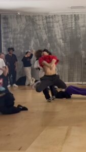 Gabe De Guzman Instagram - TOOT THAT. 🚂 @realericabanks —————————————————— if i’ve said it once, i’ve said it a million times. @_cameron_giles NEVER MISSES. 😮‍💨🔥 studio: @crewstudios_ 💥 —————————————— #GabeDeGuzman #Dance #HipHop #LA #Class #Viral #Explore #Trending