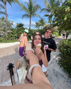 Gabe De Guzman Instagram - quick trip to paradise. 🌴🇧🇸

thank you @charlidamelio @dameliofamilyofficial for everything this past week. 🫶