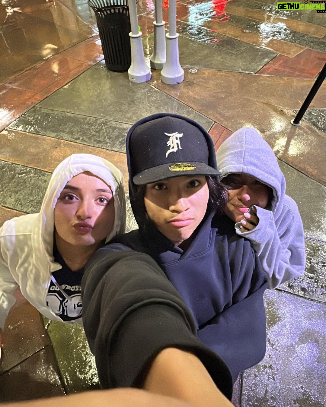 Gabe De Guzman Instagram - acted a fool in april. 🤡