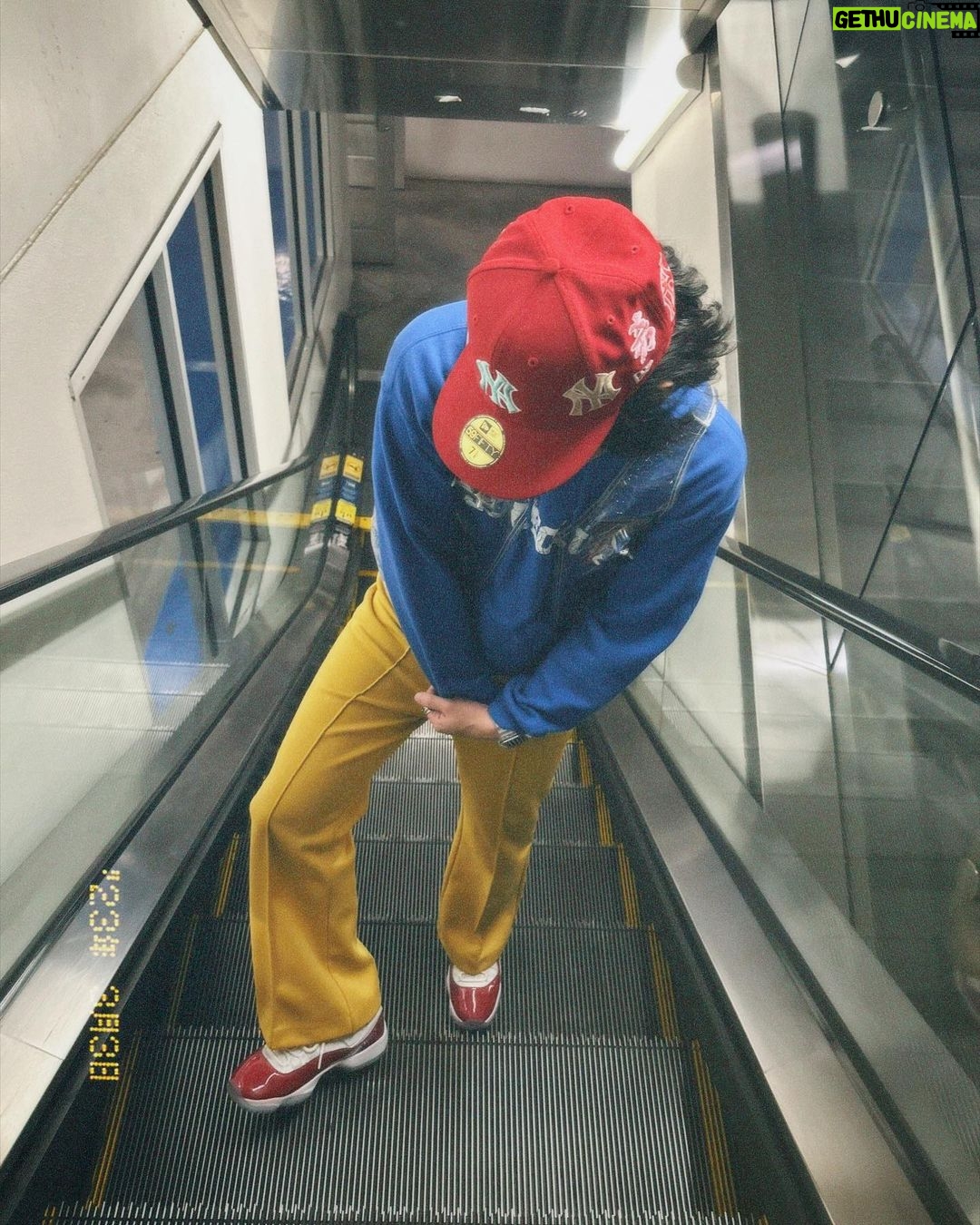 Gabe De Guzman Instagram - IT’S MORPHIN TIME. ⚡️