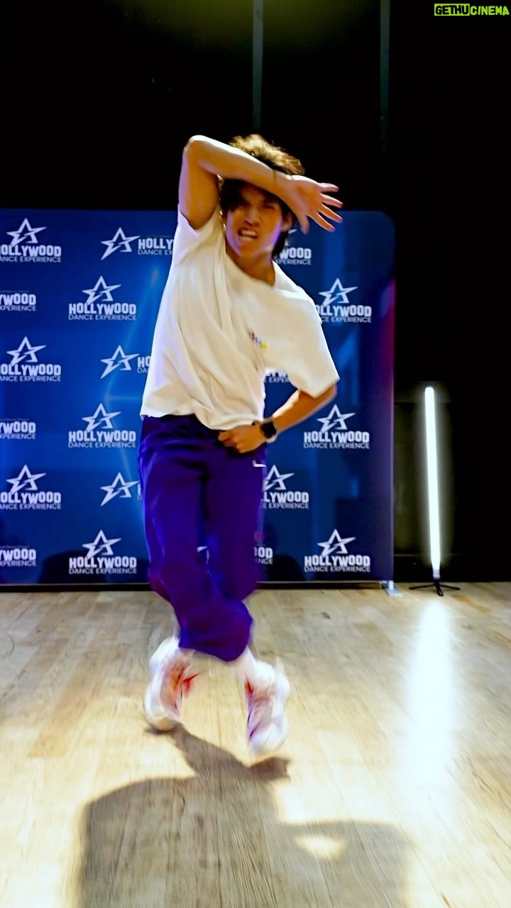 Gabe De Guzman Instagram - WHUTEVA. 🤷🏻♂️ @remyma —————————————— just some crazy teen room for your feed today. 💥 @hollywooddanceexperience #GabeDeGuzman #Dance #LA #Class #HipHop #Viral #Explore #Trending #Dancers #GabeDeGuzmanChoreography