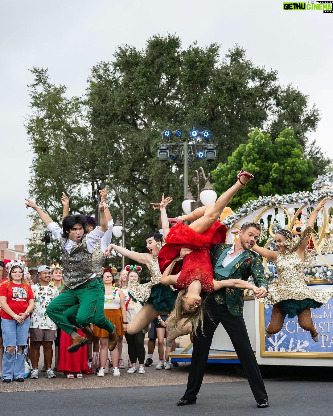 Gabe De Guzman Instagram - MERRY CHRISTMAS TO ALL. 🎄one of my favorite ways to start off my christmas morning was to always watch the parade. been doin it every year since i was born and honored that i get to be a part of the magic this year. shoutout to the team: @tessandrachavez @connorgormley_ @thespellmansisters and the amazing cast. 💫 TUNE IN TODAY. 10AM EST // 7AM PST. @abcnetwork. #DisneyChristmasCelebration. ✨