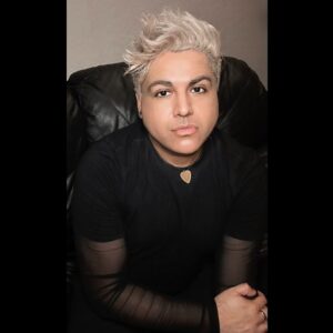 Gabe Lopez Instagram - 😀🌟❤️💫🎄 #singer #songwriter #musicproducer #producer #pop #rock #music #artist #emmynominated #lgbtq🌈 #lgbtq #lgbtqia #lgbt #gay #insta #fyp #fypシ #fypage #thankful Los Angeles/Hollywood California