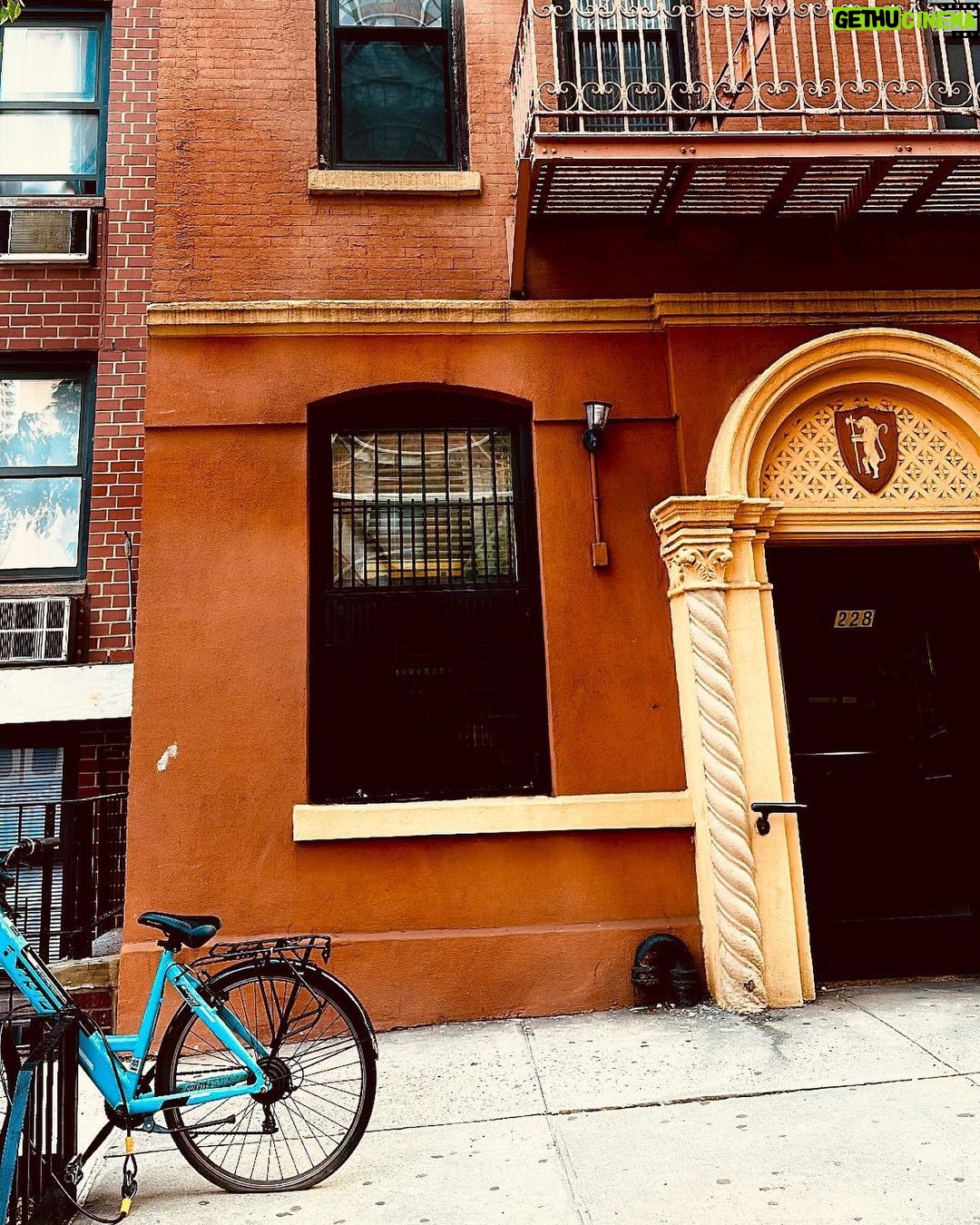 Gabe Lopez Instagram - #NYC - part 4. #sweeneytodd @sweeneytoddbway @annaleighashford @joshgroban @gatenm123 #annaleighashford #joshgroban #gatenmatarazzo @andjulietbway #5thavenue #theivorypeacocknyc New York, New York