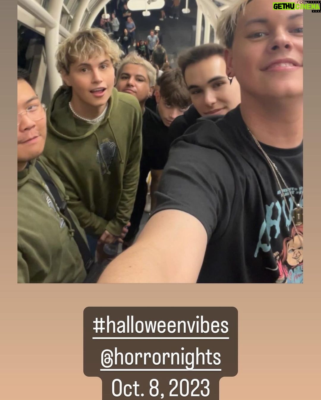 Gabe Lopez Instagram - #halloween part 1 - βTwas the season. @horrornights @lahauntedhayride #halloweenhorrornights #lahauntedhayride #hauntedhayride #westhollywood ππππ»ππΊπ§β€οΈπ»πππ Los Angeles/Hollywood California
