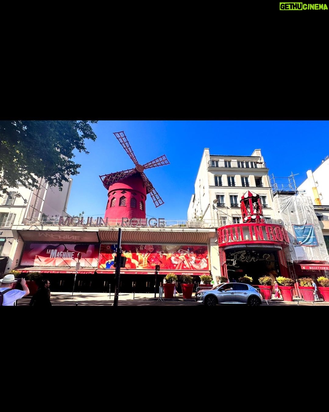 Gabe Lopez Instagram - And more Paris. ❤️🌟💫 #paris #louvre #louvrepyramid #pyramidedulouvre #louvremuseum #museedulouvre #carrouseldesaintpierre #sacrecoeur #montmartre #moulinrouge Paris, France