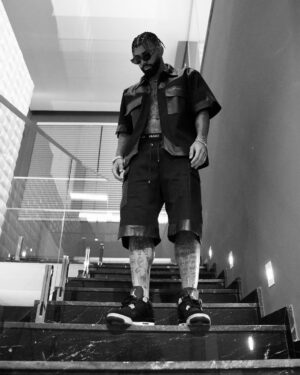 Gabigol Instagram - Dos meus inimigos eu sinto muito
Visão noturna, eu tô no escuro 🖤