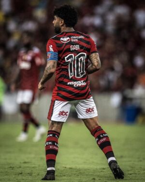 Gabigol Instagram - Obrigado Deus, por mais um dia especial! 
@zico foi uma honra, e sempre será 👑❤️