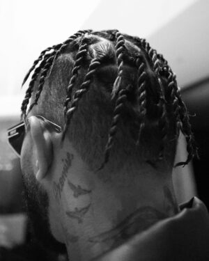 Gabigol Instagram - Dos meus inimigos eu sinto muito
Visão noturna, eu tô no escuro 🖤