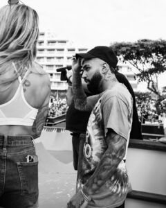 Gabigol Instagram - Uma tarde de 🛹. no meu RJ! Praça Duó