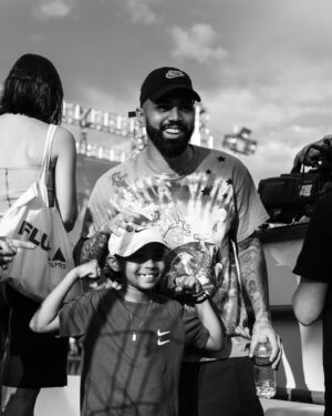 Gabigol Instagram - Uma tarde de 🛹. no meu RJ!