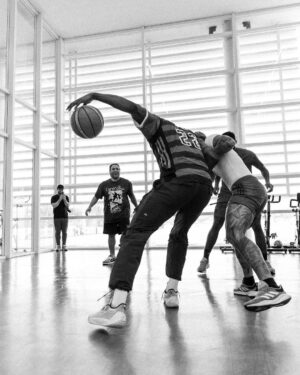 Gabigol Instagram - Sim.. Um menino brasileiro e Flameguista ❤️🖤 @jimmybutler