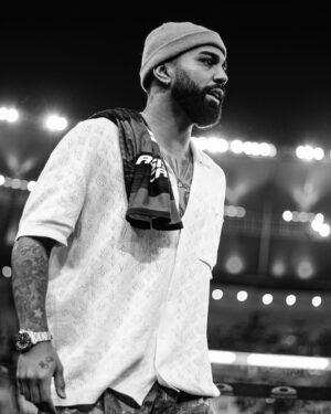 Gabigol Instagram - Obrigado @flamengo , obrigado Nação, obrigado jogadores.. Glória a Deus!